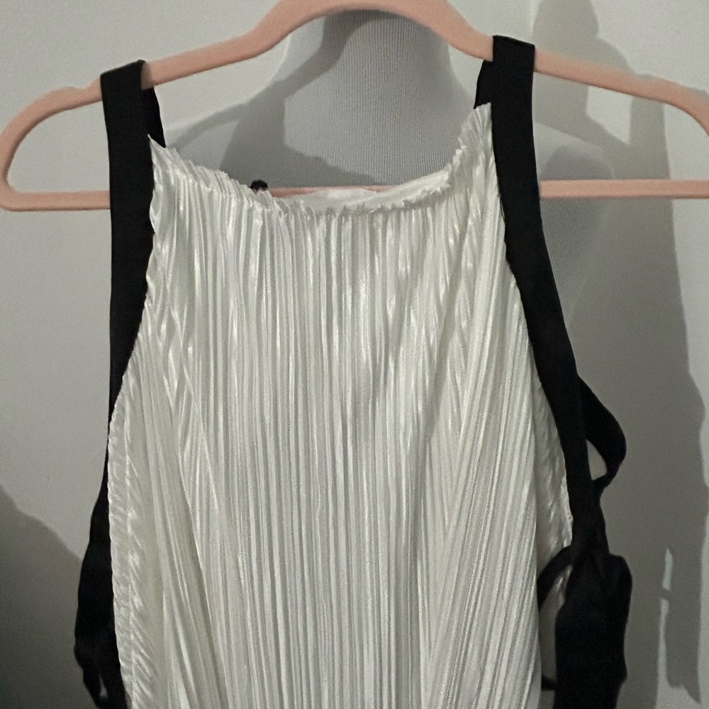 Line & Dot Dress with ribbon ties and pleats NWT - Picture 6 of 7